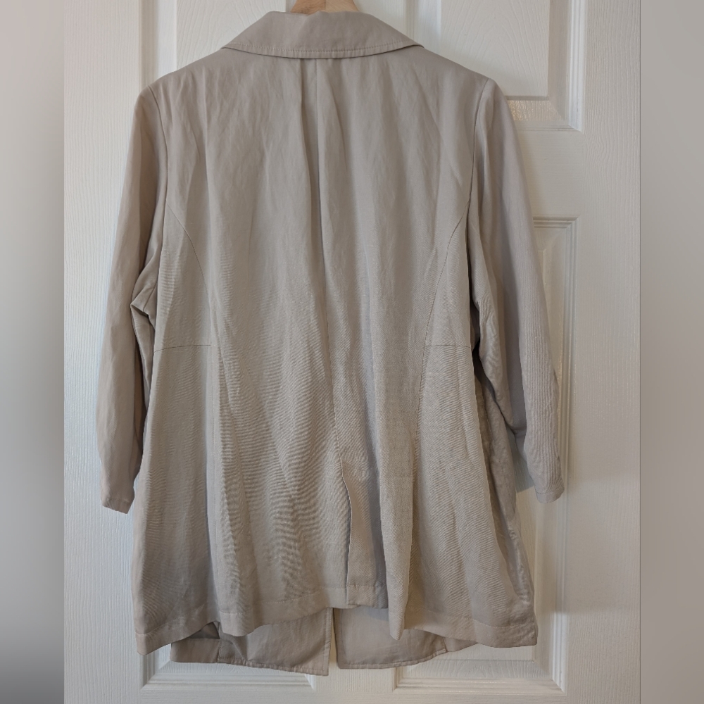 Torrid linen blend relaxed fit blazer NWOT - Picture 2 of 9